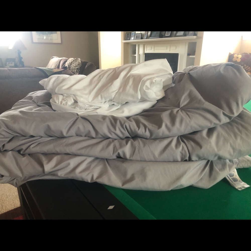 Comforter w sheet set
